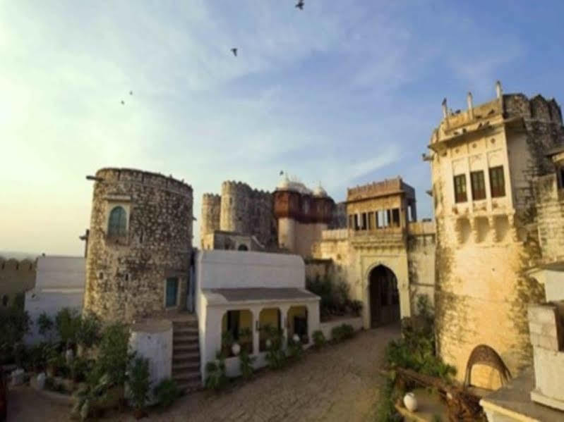 Atulya Fort Khejarla Luaran gambar