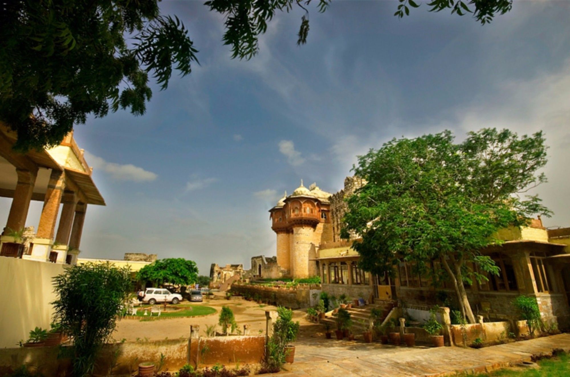 Atulya Fort Khejarla Luaran gambar